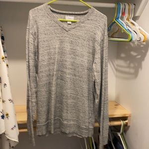 Men’s v neck sweater